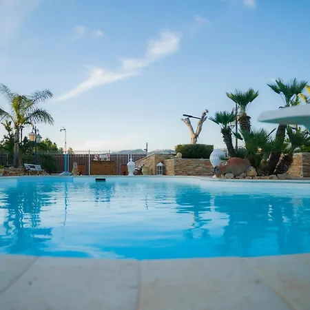 Eden Luxury Con Piscina E Jacuzzi Αγκριτζέντο