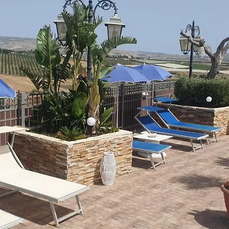 Eden Luxury Con Piscina E Jacuzzi Guest house