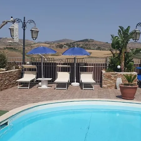 Eden Luxury Con Piscina E Jacuzzi Guest house *