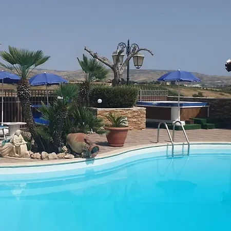 Guest house Eden Luxury Con Piscina E Jacuzzi