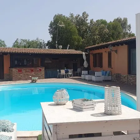 Eden Luxury Con Piscina E Jacuzzi Guest house *