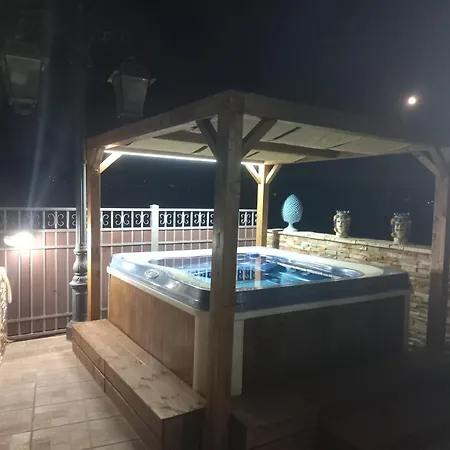 Eden Luxury Con Piscina E Jacuzzi אגריג'נטו